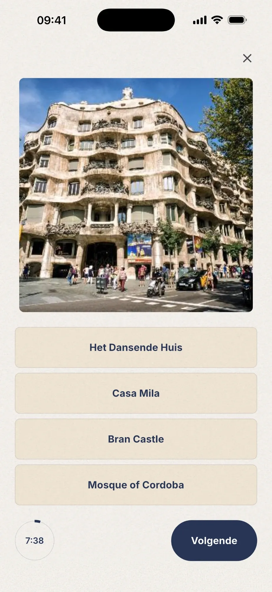 De geheugentest in de Remind app, met een foto en vier antwoorden om uit te kiezen.